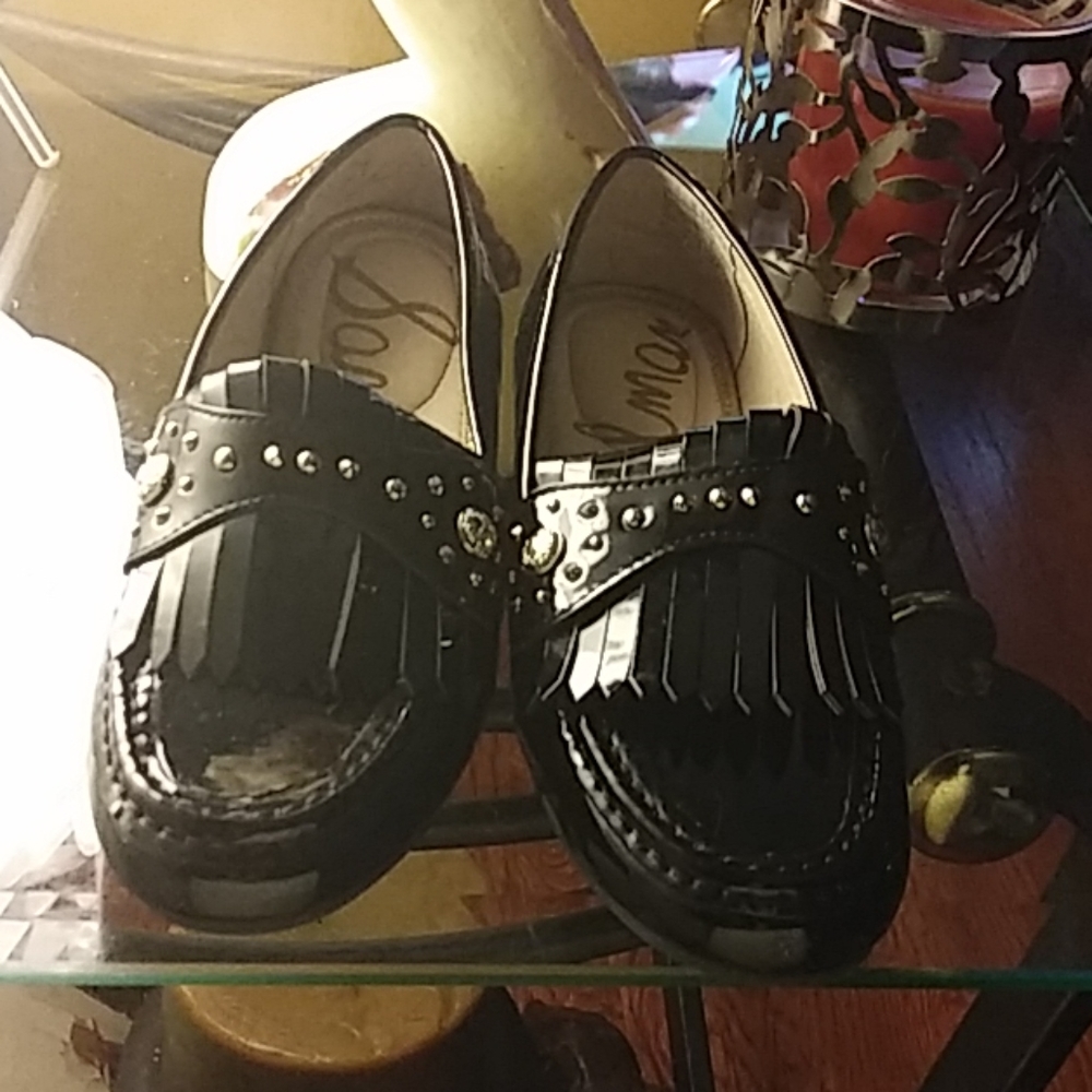 Brand new Women pattern leather loafer